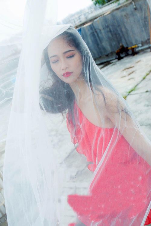 白纱遮掩下的美妙