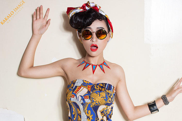 时尚性感的小花猫