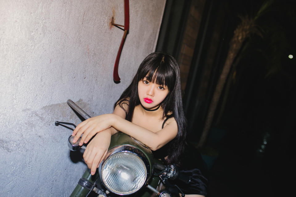 火辣性感的美眉