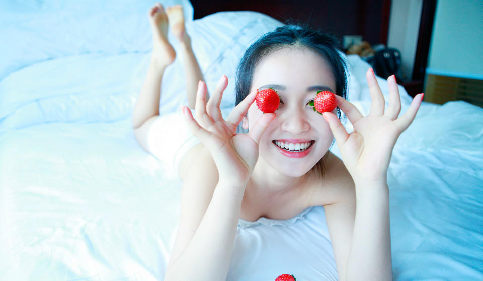 草莓小清新美女