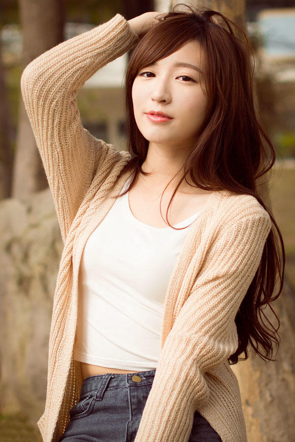 唐筠乔清纯甜蜜