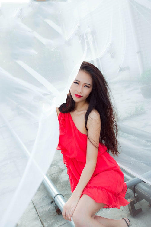 白纱遮掩下的美妙