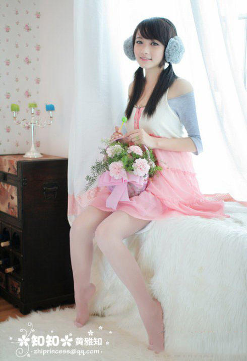 美女模特黄雅知