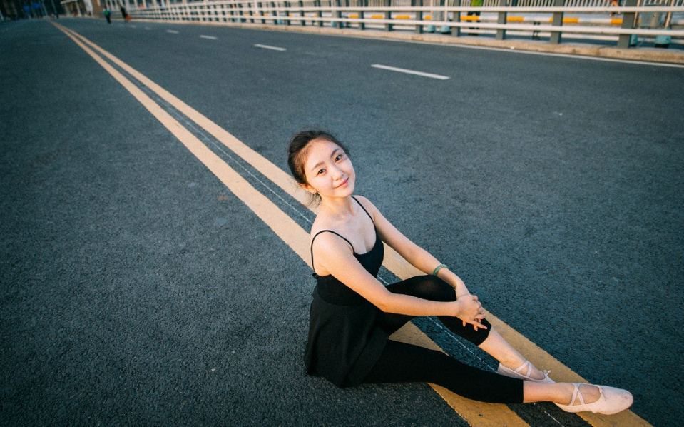 气质优雅的舞蹈少女