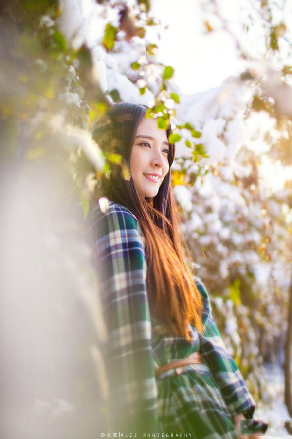 白雪掩盖不住你的美