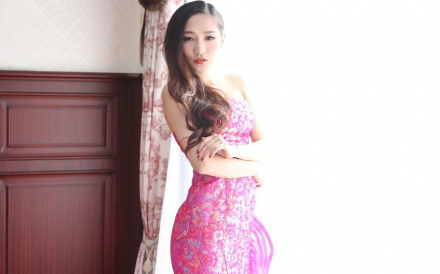 迷人的唐装美女