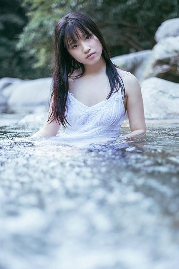 小清新美女性感湿身