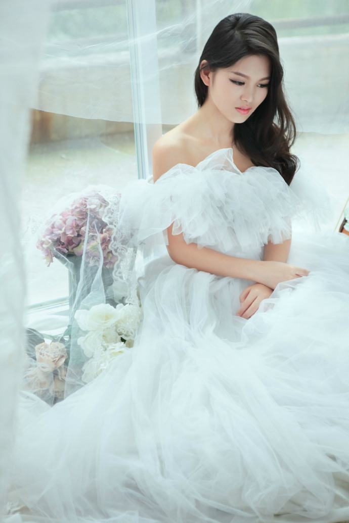 少女梦里的白纱