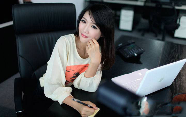 办公室的小秘书