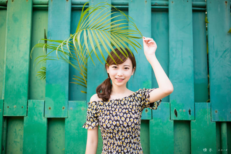 可人少女的唯美街拍