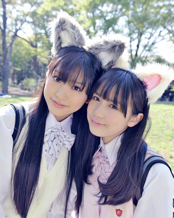 姐妹花扮兔女郎