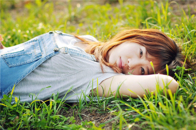 周末阳光下的可爱