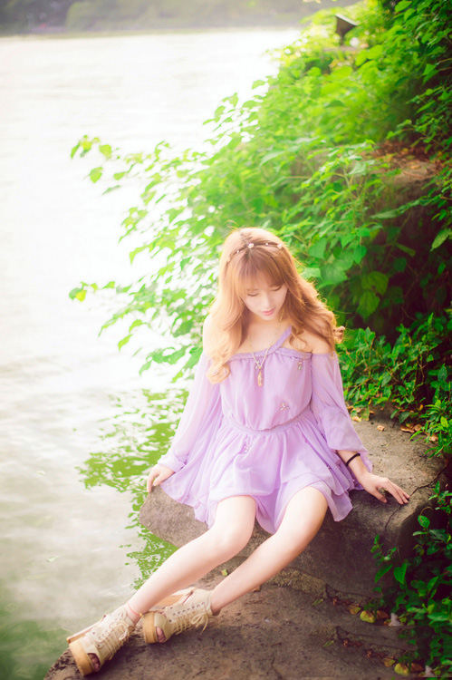 充满灵动的少女