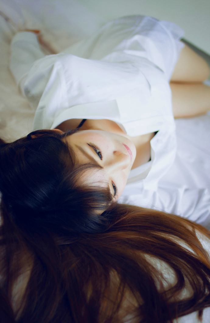 美胸少女的白嫩私房