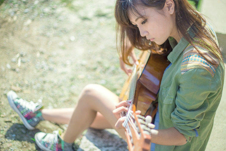 吉他少女