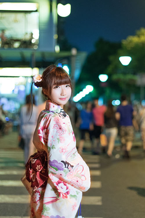 可爱的和服少女