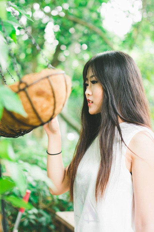 少女宁静的夏天